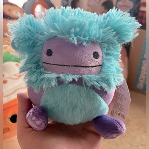 Squishmallows Buna the Bigfoot